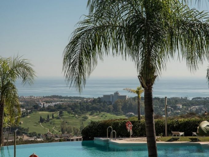 PENTHOUSE WITH PANORAMIC VIEWS!! – 3 BEDROOMS, BENAHAVÍS – COSTA DEL SOL!!!